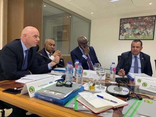 إنفانتينو وأحمد أحمد