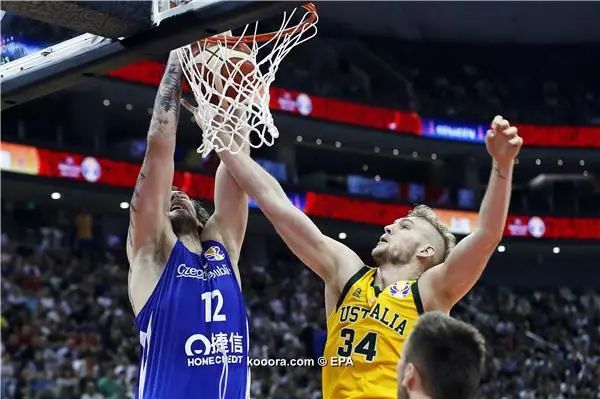 ?i=epa%2fbasketball%2f2019-09%2f2019-09-11-07835216_epa