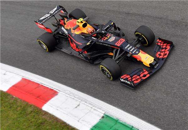 ألكسندر ألبون