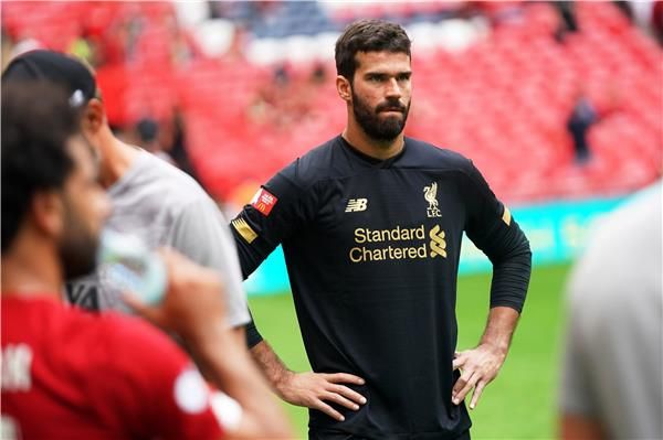 أليسون بيكر