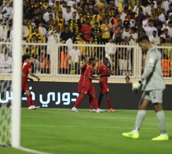 فرحة لاعبي ضمك