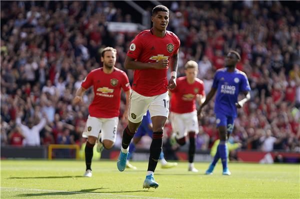 راشفورد يحتفل بهدف الفوز