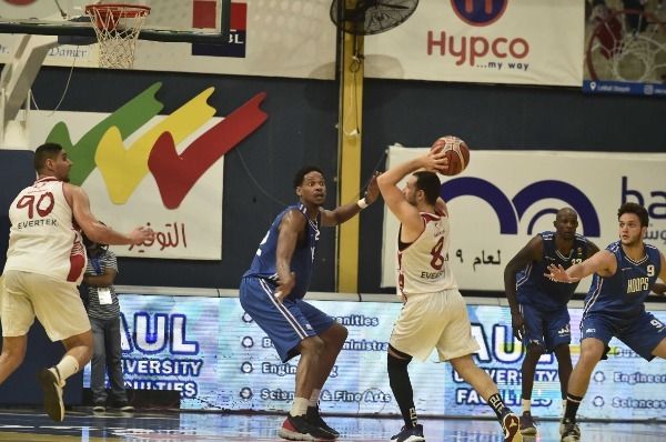 لقطة من المباراة