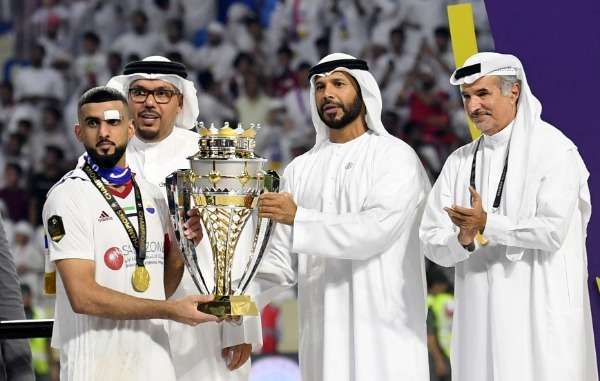 لاعبو الشارقة