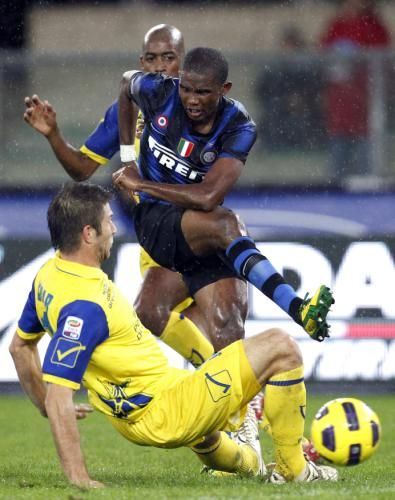 2010-11-21t163108z_01_sre517_rtridsp_3_soccer-italy_reuters