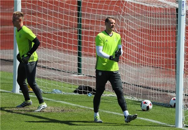 مانويل نوير وتير شتيجن