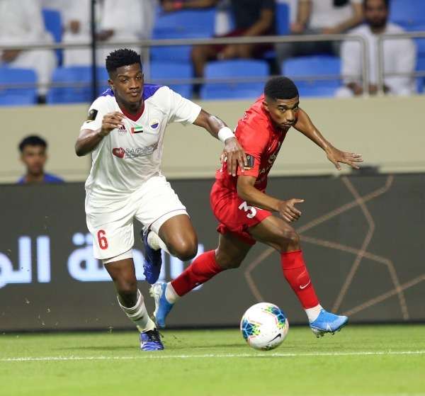 من لقاء الشارقة وشباب الأهلي