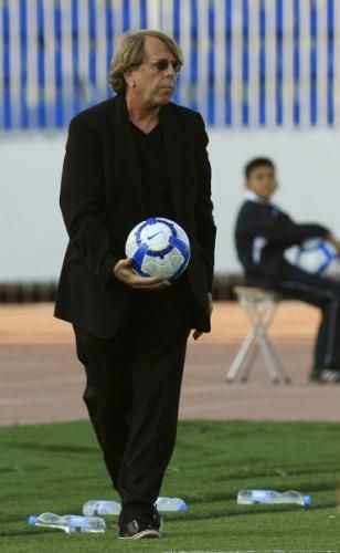 2010-11-23t151845z_01_aden207_rtridsp_3_soccer_reuters