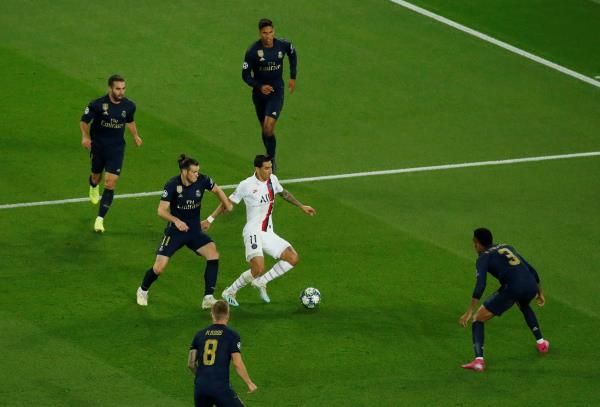  دي ماريا وسط حصار لاعبي مدريد