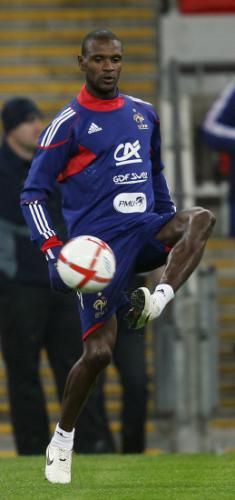 2010-11-16t183605z_01_edy24_rtridsp_3_soccer-england_reuters