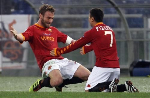 2010-11-23t213702z_01_sre119_rtridsp_3_soccer-champions_reuters