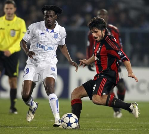 2010-11-23t210831z_01_chp08_rtridsp_3_soccer-champions_reuters