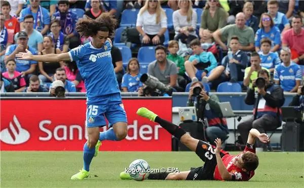 ?i=epa%2fsoccer%2f2019-09%2f2019-09-22%2f2019-09-22-07860847_epa