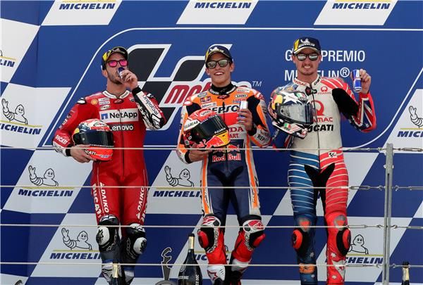 من الاحتفال