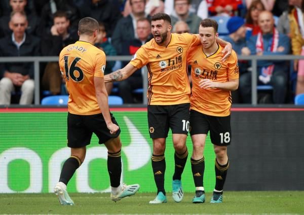 جوتا يحتفل بهدف التعادل 