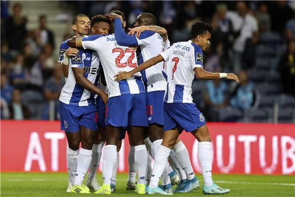 الفرحة بهدف زي لويس