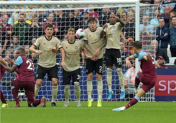 من لقاء مانشستر يونايتد وتوتنهام