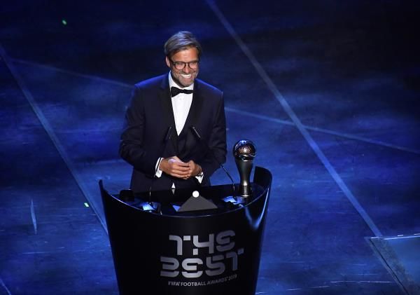 كلوب مع الجائزة