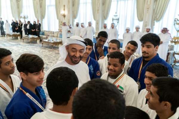 من الاستقبال