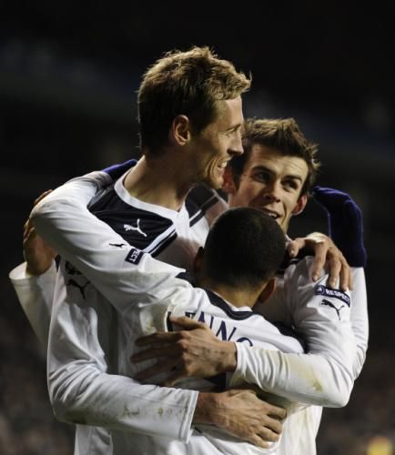 2010-11-24t214235z_01_djm19_rtridsp_3_soccer-champions_reuters