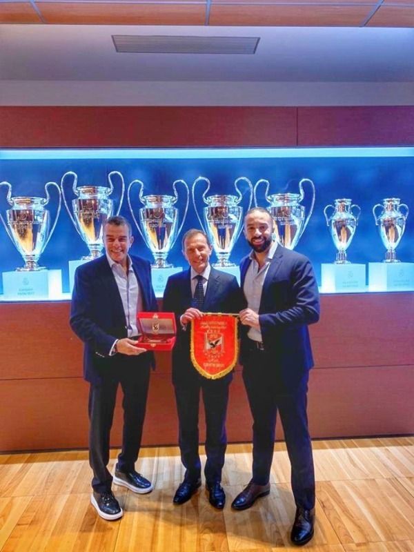 بوتراجينيو يتوسط ممثلي الأهلي