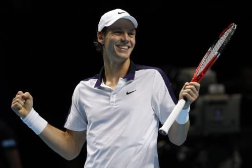 2010-11-24t155016z_01_swt01_rtridsp_3_tennis-finals_reuters