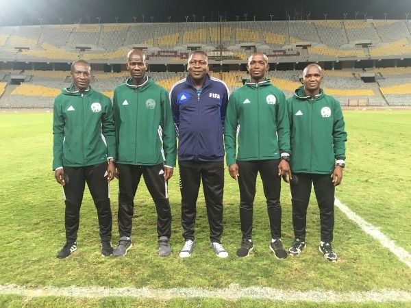 من وصول طاقم التحكيم