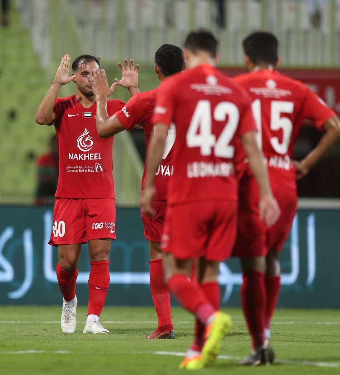 لاعبو شباب الأهلي 