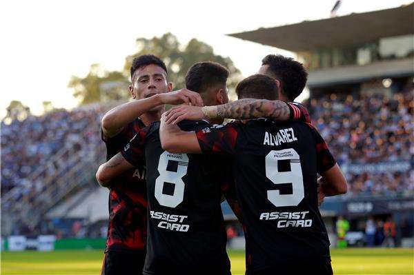 لاعبو ريفر بليت