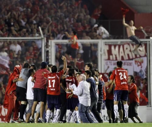 2010-11-26t025453z_01_bas112_rtridsp_3_soccer-latam_reuters
