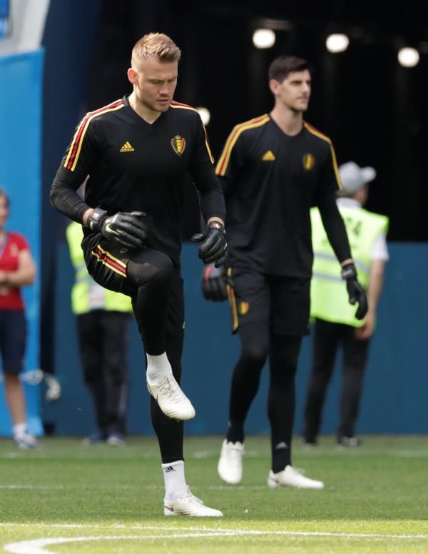 مينيوليه وكورتوا