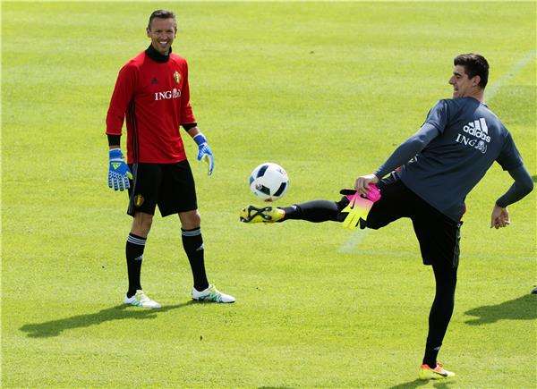 ليمنز وكورتوا