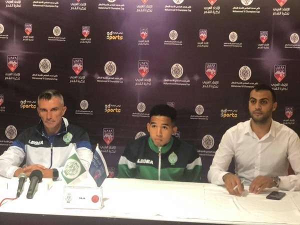 مدرب الرجاء يتحدث في المؤتمر الصحفي