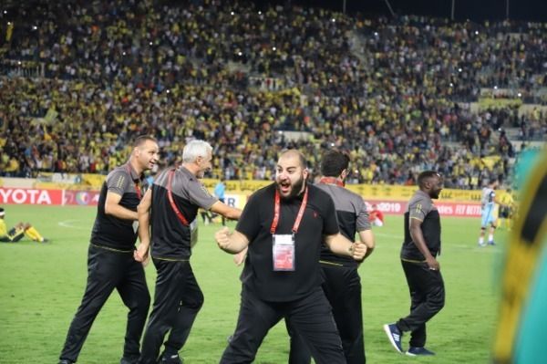 من احتفال العهد بالتأهل