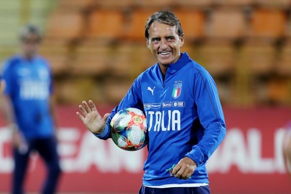 مانشيني مدرب إيطاليا