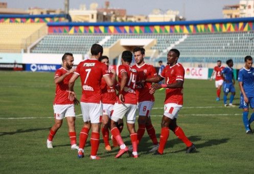 لاعبو الأهلي