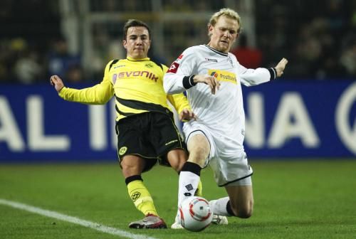 2010-11-27t191513z_01_ina11_rtridsp_3_soccer-germany_reuters
