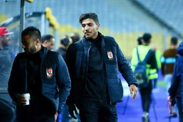 محمد شريف (يمين)