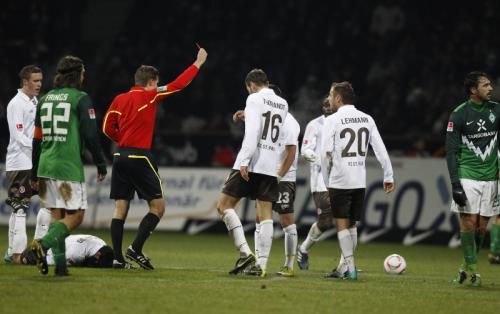 2010-11-28t161841z_01_cha116_rtridsp_3_soccer-germany_reuters