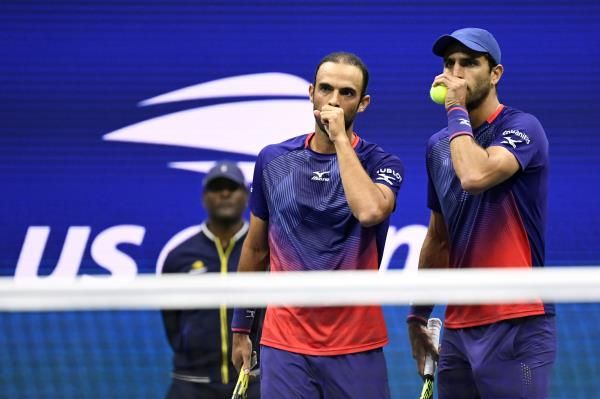 خوان سيباستيان كابال وروبرت فرح