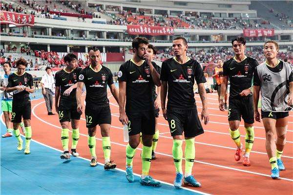 أوراوا ريد دياموندز