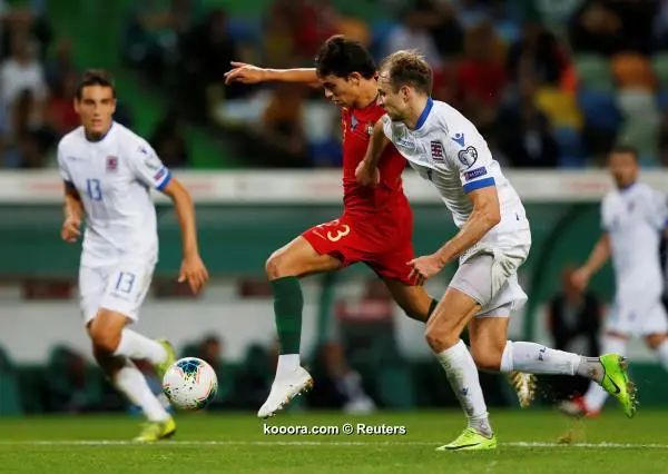 ?i=reuters%2f2019-10-11%2f2019-10-11t202942z_1290764549_rc19617418a0_rtrmadp_3_soccer-euro-por-lux-report_reuters