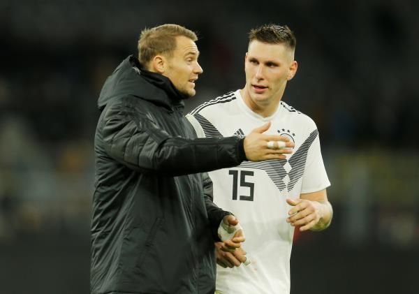 مانويل نوير وسولي