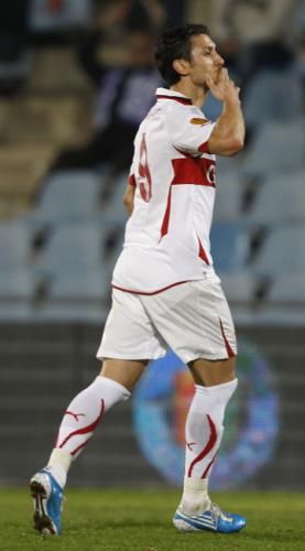 2010-11-04t210621z_01_svp08_rtridsp_3_soccer-europa_reuters