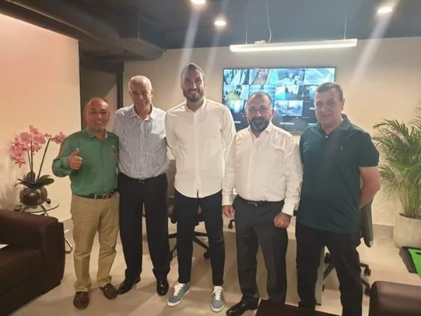 عبد الستار يتوسط ادارة الوحدات