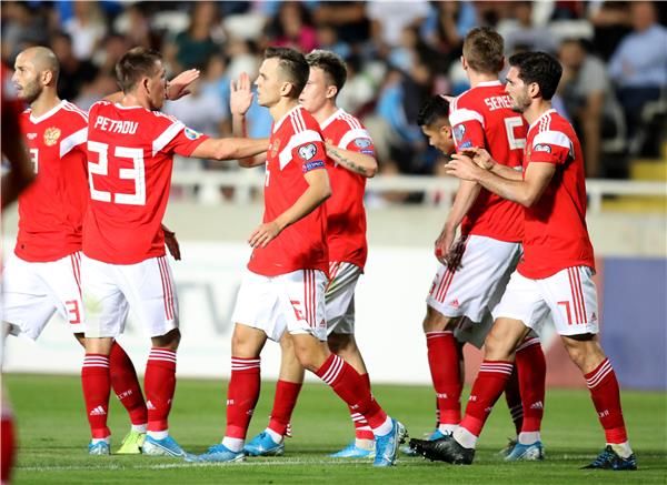 لاعبو منتخب روسيا