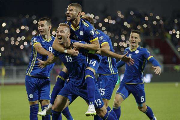 فرحة لاعبي كوسوفو