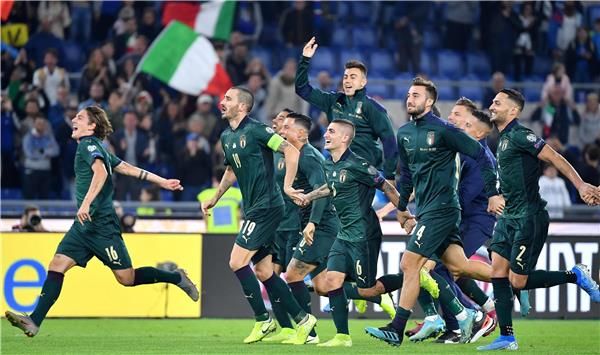 لاعبو إيطاليا 