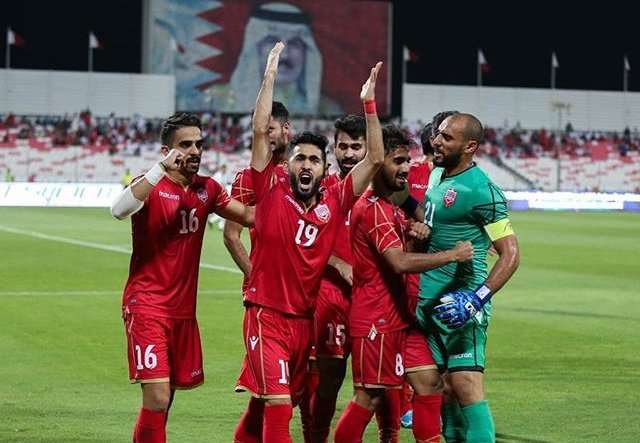فرحة لاعبي البحرين 