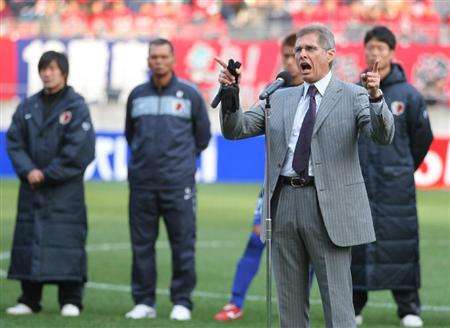 المدرب أوزفالدو يعتذر لجماهير فريقه قبل أن يوعدهم بلقب كأس الإمبراطور